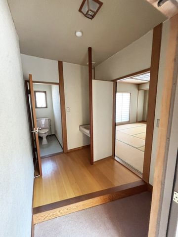 �É������Îs���� �̗��ق̃g�C��
