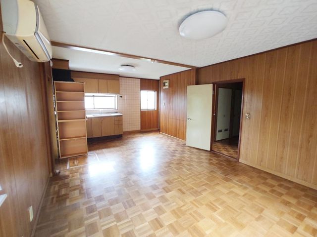 �É����O���s���q3���ڂ̒��È�ˌ��Ẵ��r���O