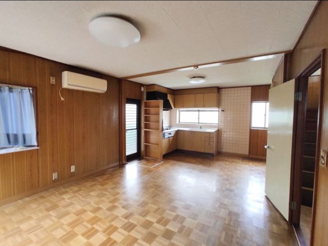 �É����O���s���q3���ڂ̒��È�ˌ��Ẵ��r���O