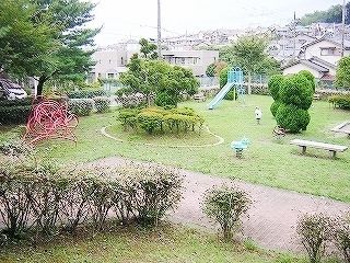 �É����O���s�����u�̓y�n�̎��ӊ�