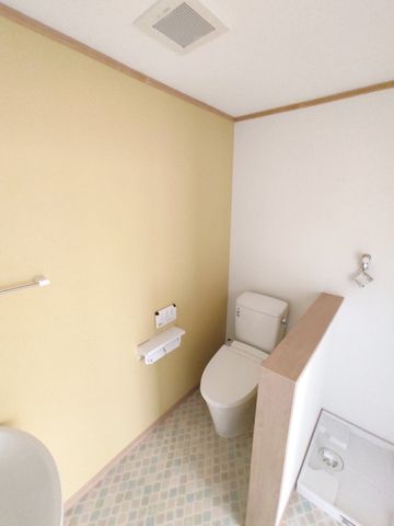 �É������Îs��� �̒��È�ˌ��Ẵg�C��