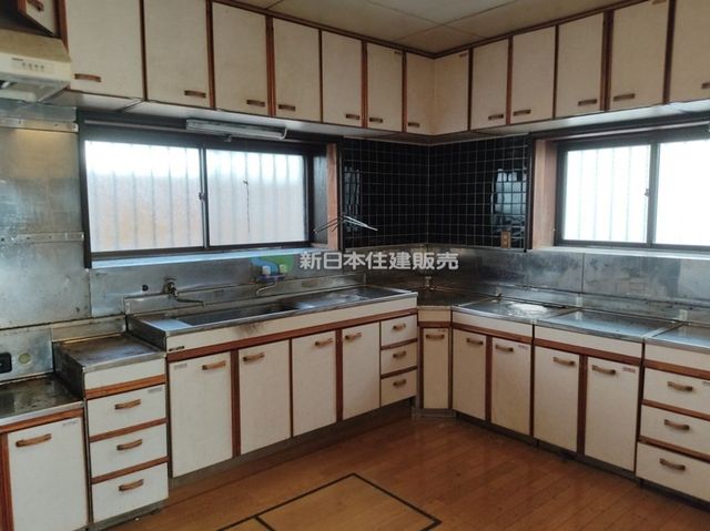 �É����O���s���u��2���ڂ̒��È�ˌ��ẴL�b�`��