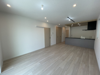 �É����x���S���������쎚�ܔ��c9-14�̐V�z��ˌ��Ẵ��r���O