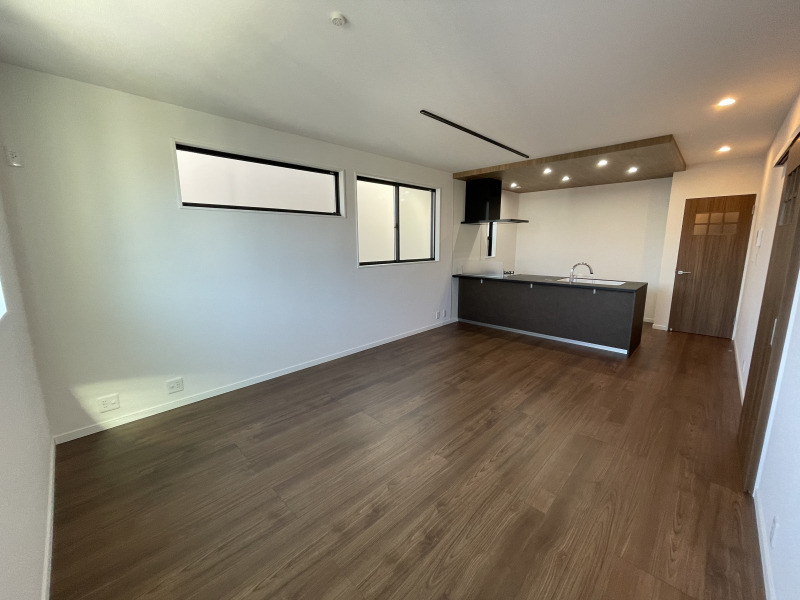 �É����x���S�������������J��579-6�̐V�z��ˌ��Ẵ��r���O
