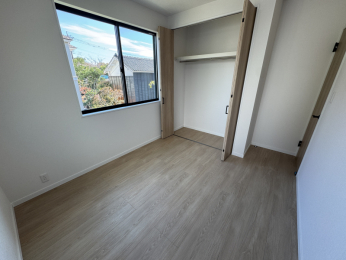 �É�������s��׎���בO175-5�A���̐V�z��ˌ��Ẵ��r���O�ȊO�̋���