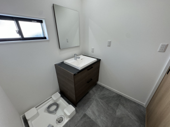 �É�������s��׎���בO175-5�A���̐V�z��ˌ��Ă̐��ʑ�E���ʏ�