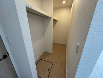 �É�������s��׎���בO175-5�A���̐V�z��ˌ��Ă̎��[