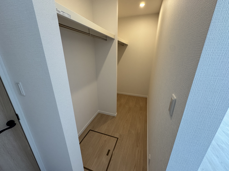�É�������s��׎���בO175-5�A���̐V�z��ˌ��Ă̎��[