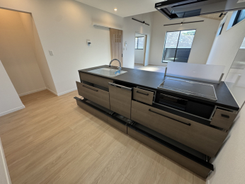 �É�������s��׎���בO175-5�A���̐V�z��ˌ��ẴL�b�`��