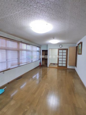 �É������Îs��蒬5���ڂ̃r���̃��r���O