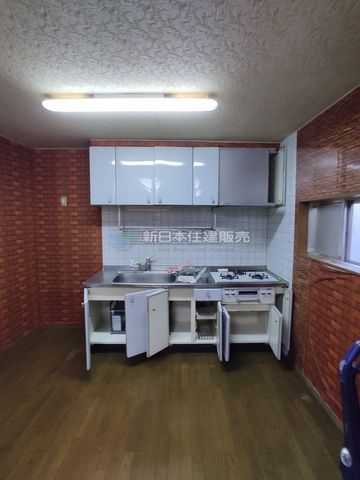 �É������Îs��蒬5���ڂ̃r���̃L�b�`��