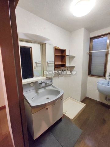 �É������Îs��蒬5���ڂ̃r���̐��ʑ�E���ʏ�