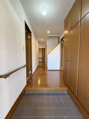 �É����O���s�т��u �̒��È�ˌ��Ă̌���