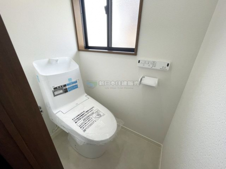 �É����O���s�т��u �̒��È�ˌ��Ă̌���