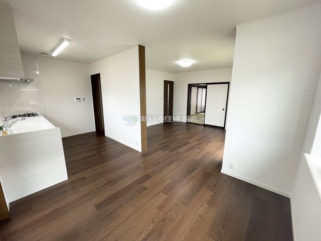 �É����O���s�т��u �̒��È�ˌ��Ẵ��r���O