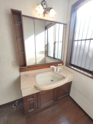 �É������Îs�剪 �̒��È�ˌ��Ă̐��ʑ�E���ʏ�