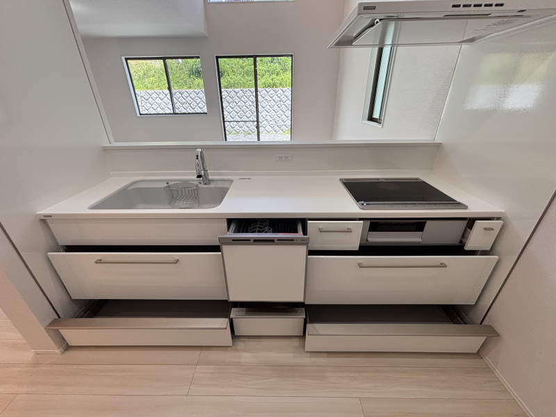 �É������Îs���ŘH������1527-11�A1527-15�A1532-15�̐V�z��ˌ��ẴL�b�`��