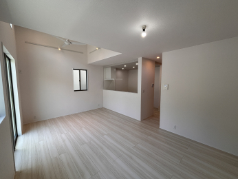 �É������Îs���ŘH������1527-11�A1527-15�A1532-15�̐V�z��ˌ��Ẵ��r���O