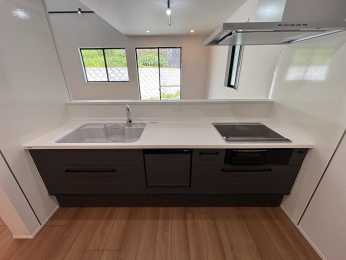 �É������Îs���ŘH������1527-12�A1527-16�̐V�z��ˌ��ẴL�b�`��
