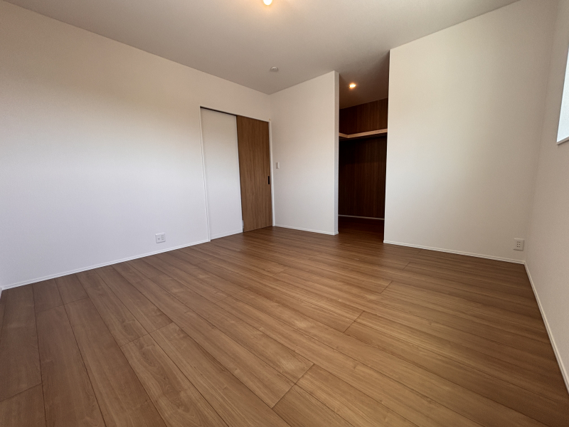 �É������Îs���ŘH������1527-12�A1527-16�̐V�z��ˌ��Ă̗m��