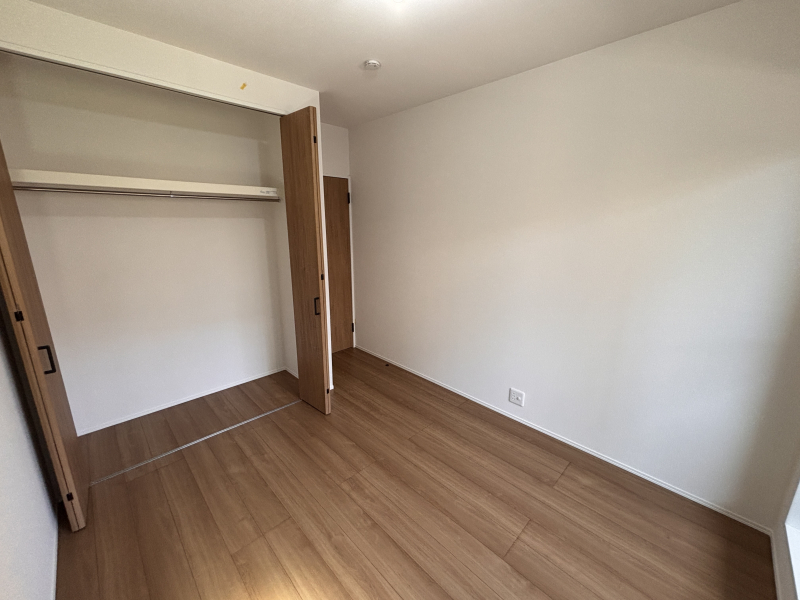 �É������Îs���ŘH������1527-12�A1527-16�̐V�z��ˌ��Ă̗m��
