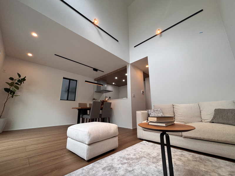 �É������Îs���ŘH������1527-12�A1527-16�̐V�z��ˌ��Ẵ��r���O