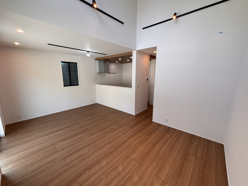 �É������Îs���ŘH������1527-12�A1527-16�̐V�z��ˌ��Ẵ��r���O