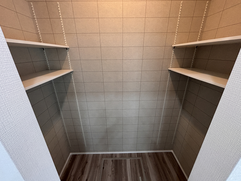 �É����O���s����73-8�̐V�z��ˌ��Ă̎��[