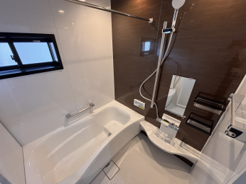 �É����O���s����73-24�̐V�z��ˌ��Ă̗���