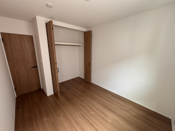 �É����O���s����73-24�̐V�z��ˌ��Ă̗m��