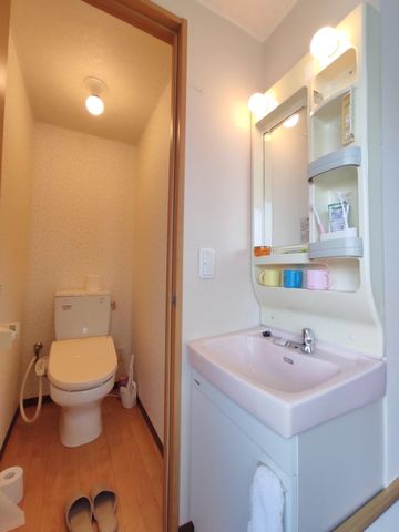 �É������Îs�� �̒��È�ˌ��Ẵg�C��