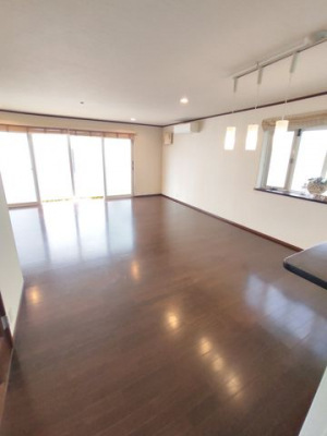 �É�����a��s�쓇�c �̒��È�ˌ��Ẵ��r���O