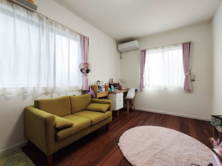 �É����O���s���q1���ڂ̒��È�ˌ��Ẵ��r���O