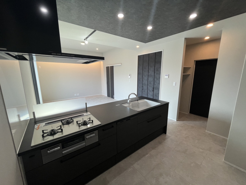�É����O���s���q�l����35-2�̐V�z��ˌ��ẴL�b�`��
