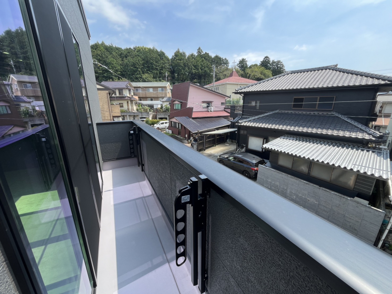 �É����O���s���q�l����35-2�̐V�z��ˌ��Ẵo���R�j�[