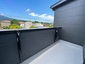 �É�����a��s��̉��꒚��1529-5�̐V�z��ˌ��Ẵo���R�j�[