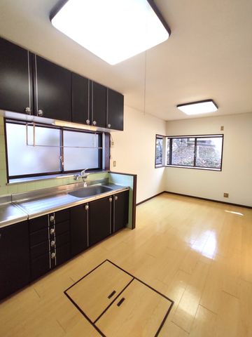 �É����c���S���쒬��� �̒��È�ˌ��ẴL�b�`��