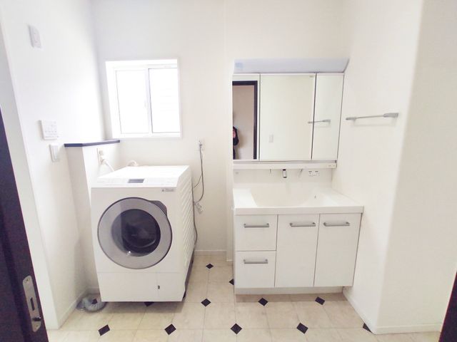 �É������Îs�剪 �̒��È�ˌ��Ă̐��ʑ�E���ʏ�