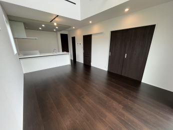 �É�������s���쎚�R����1561-15�̐V�z��ˌ��Ẵ��r���O