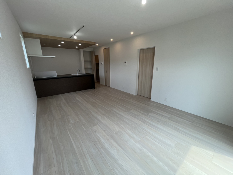 �É�������s���쎚�R����1561-14�̐V�z��ˌ��Ẵ��r���O