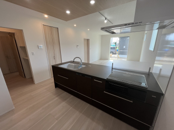 �É�������s���쎚�R����1561-14�̐V�z��ˌ��ẴL�b�`��