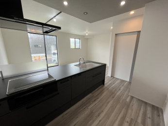 �É�������s���쎚�R����1561-13�̐V�z��ˌ��ẴL�b�`��