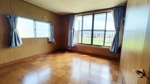 �É����ɓ��̍��s���� �̒��È�ˌ��Ẵo���R�j�[