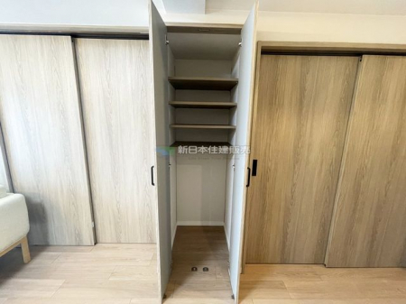 �É������Îs�剪 �̒��Ã}���V�����̃G���g�����X
