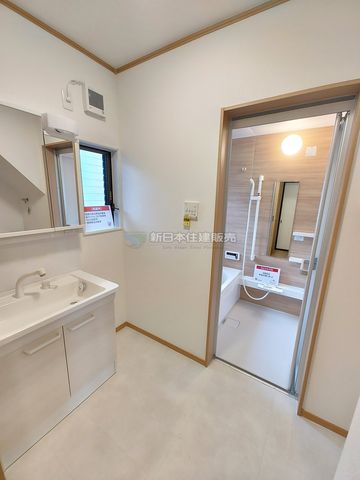 �É����O���s�� �̒��È�ˌ��Ă̐��ʑ�E���ʏ�