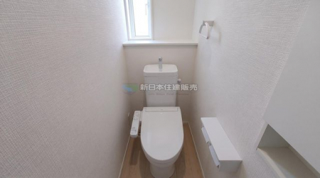 �É������Îs�O���� �̐V�z��ˌ��Ẵg�C��
