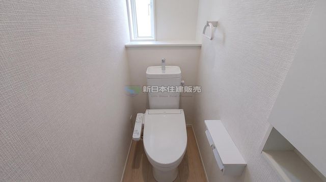 �É������Îs�O���� �̐V�z��ˌ��Ẵg�C��