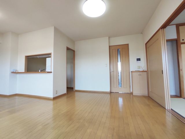 �É������Îs����F �̒��Ã}���V�����̃��r���O