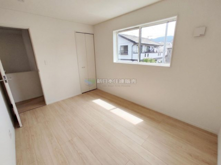 �É����c���S���쒬���J �̐V�z��ˌ��Ẵo���R�j�[