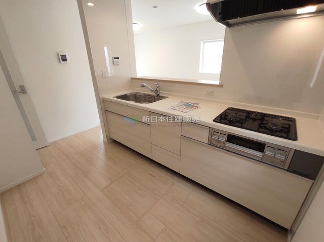 �É����c���S���쒬���J �̐V�z��ˌ��ẴL�b�`��